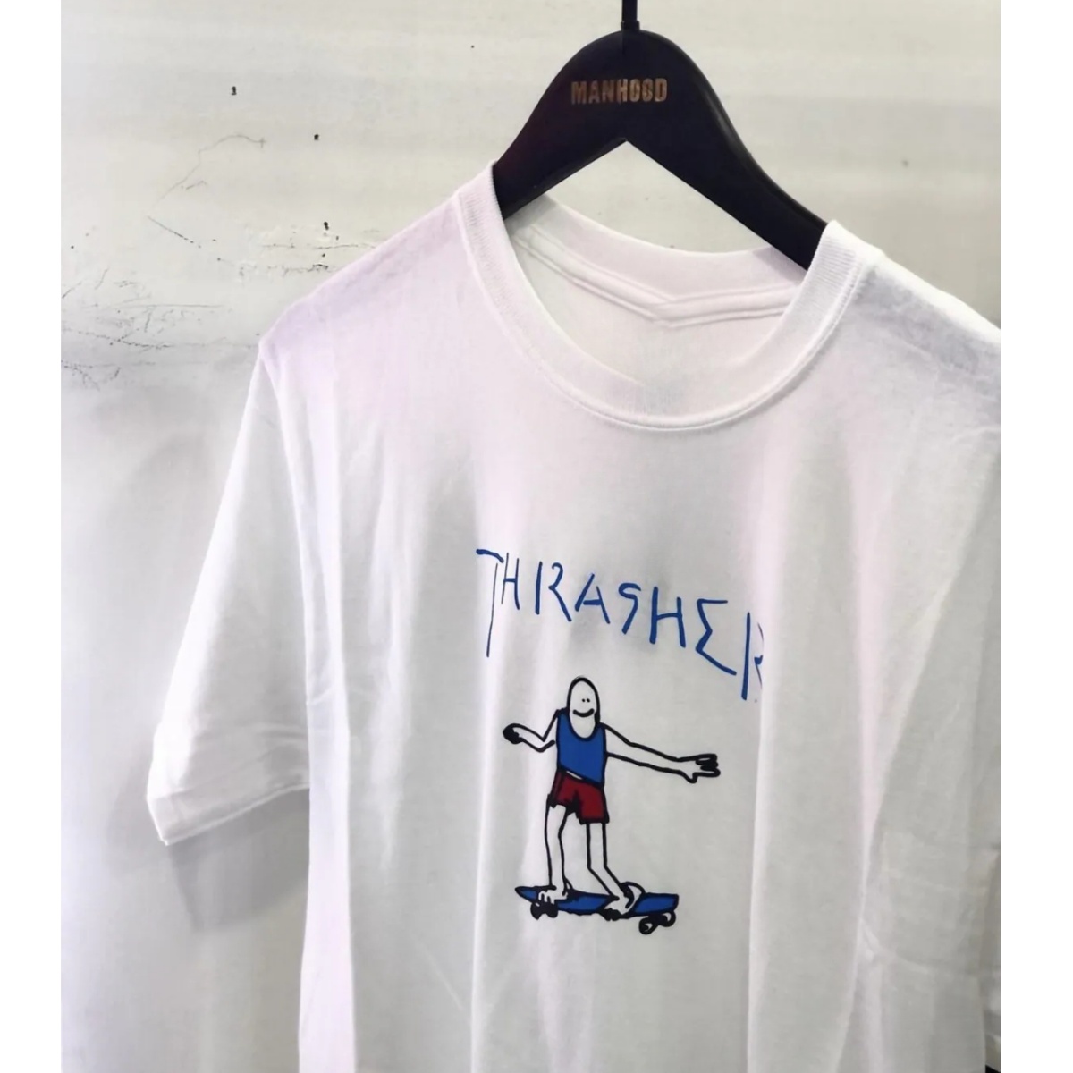 เสื้อยืดลายการ์ตูนแนวสตรีทแฟชั - Streetwear Brand Magazine บทวิจารณ์และราคา